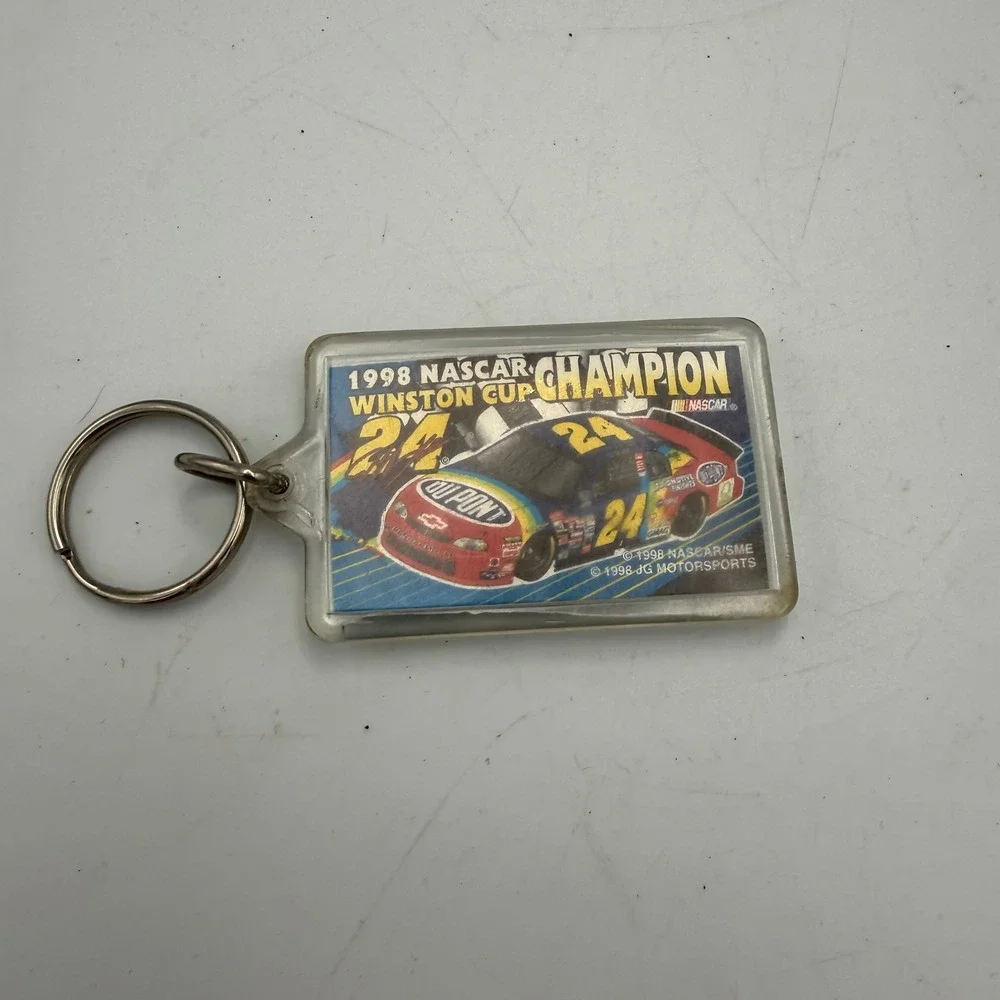 Vintage 1998 NASCAR Winston Cup Champion Jeff Gordon 24 DuPont Keychain Racing